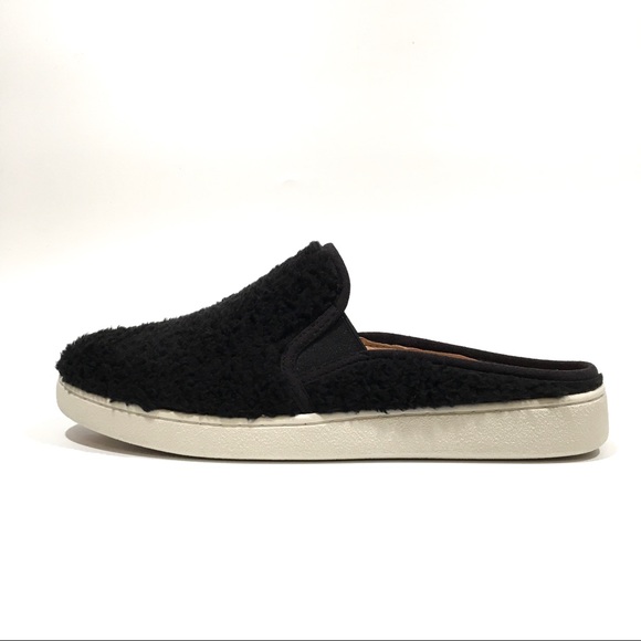 UGG Luci Slip-on Fuzzy Sneakers -Black Faux Fur -US 10 -NEW - Picture 3 of 8